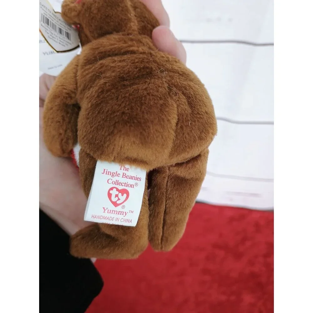 TY 2005 Jingle Beanies Yummy the Bear‎ Ornament Plush